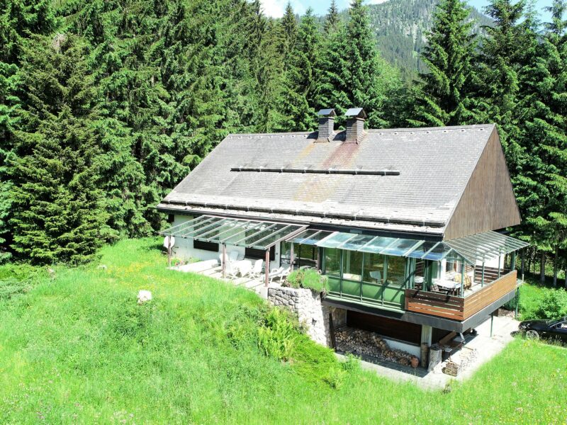 Second home on large plot of land - Gosau