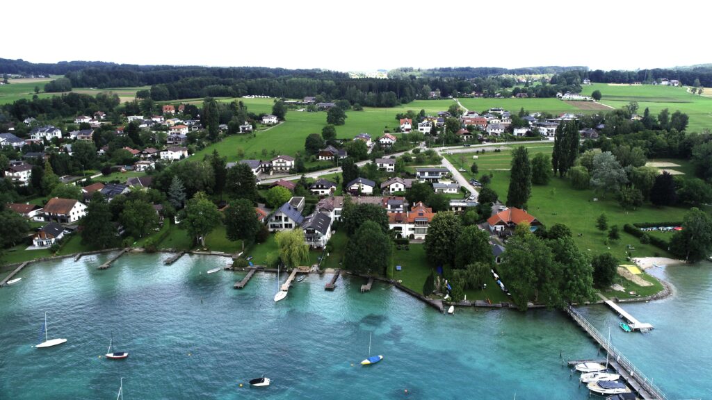 Ein Blick in die Litzlberger Bucht im Anschluß an den öffentlichen Badeplatz