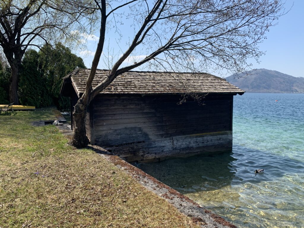 Badeplatz mit Badehaus, Boje und Steg – Weyregg/Attersee - Bild 2